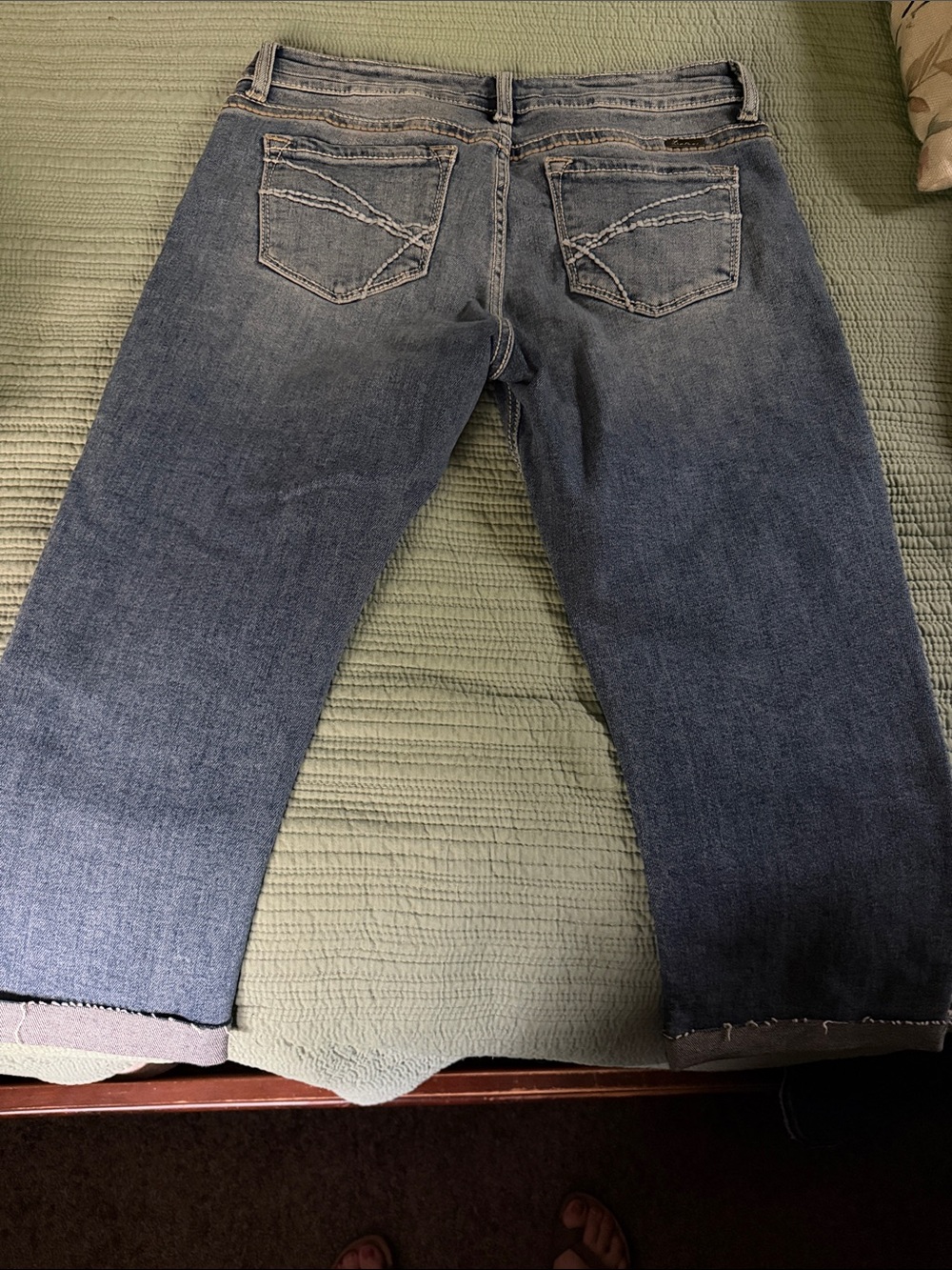 NWOT KanCan Capri jeans